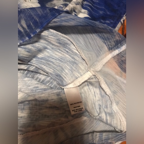 EST. 1946 top, size Large, blue, white, grey. - Picture 13 of 14